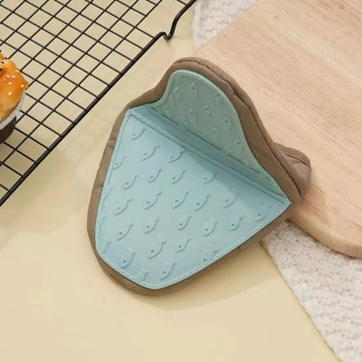 Fish-Shaped Silicone Oven Mitts