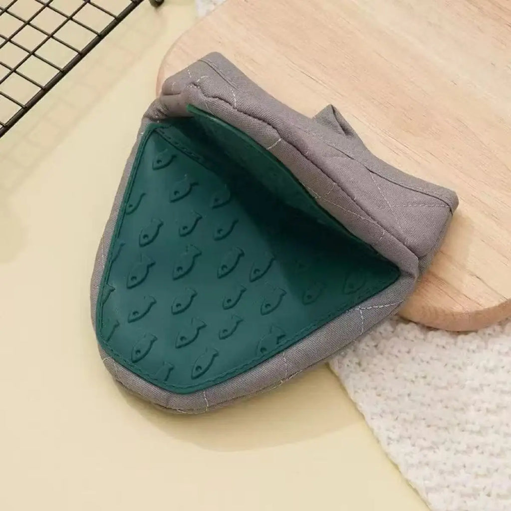 Fish-Shaped Silicone Oven Mitts