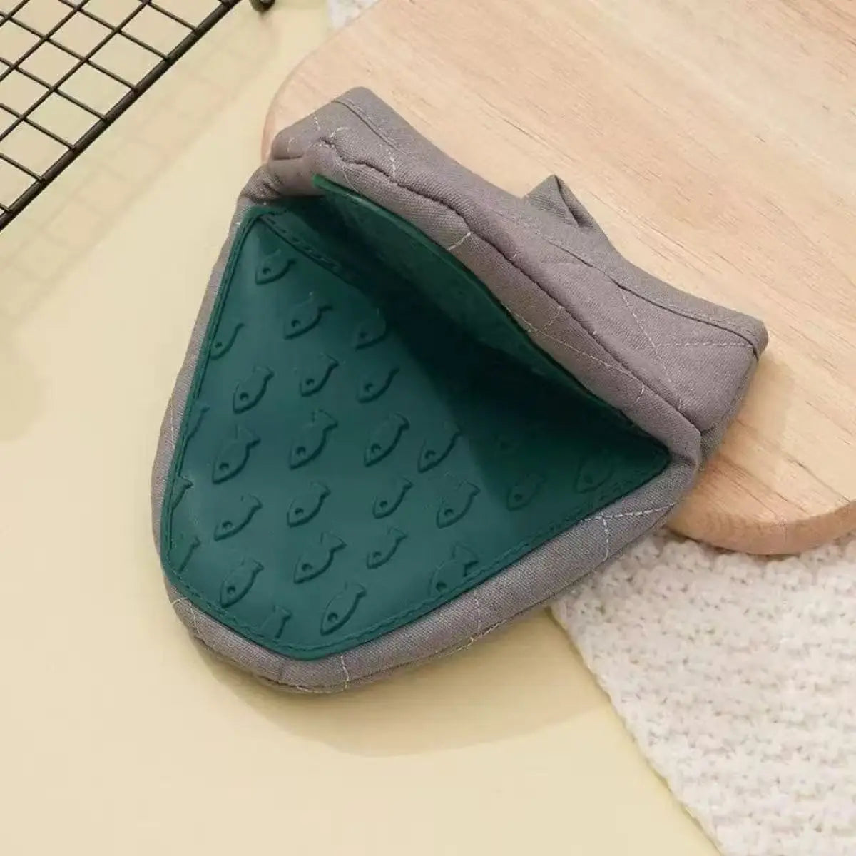 Fish-Shaped Silicone Oven Mitts